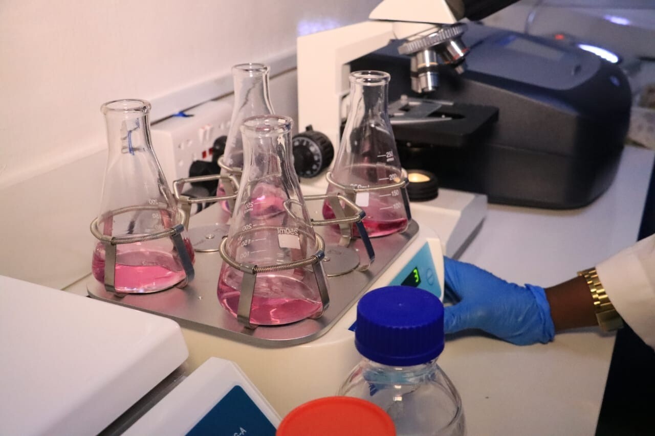 Flocculation flasks in laboratory